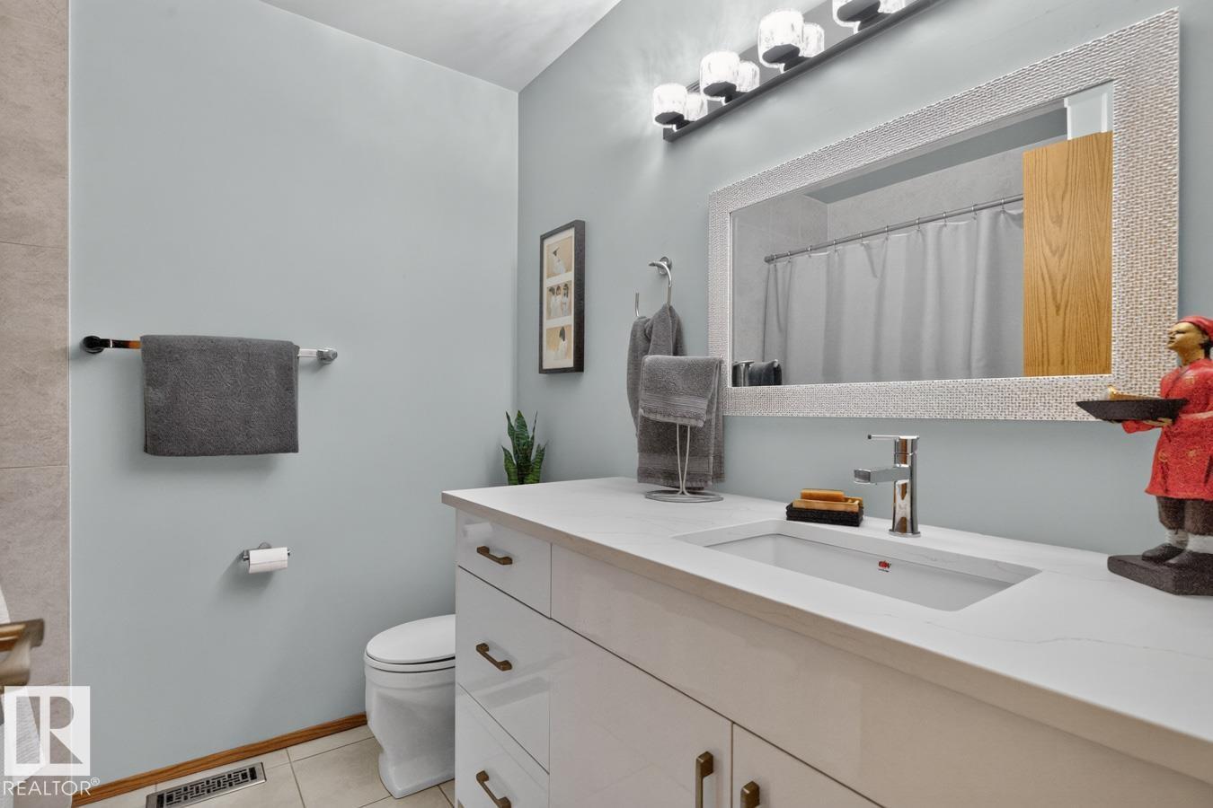 10860 11 Av Nw Property Photo 23