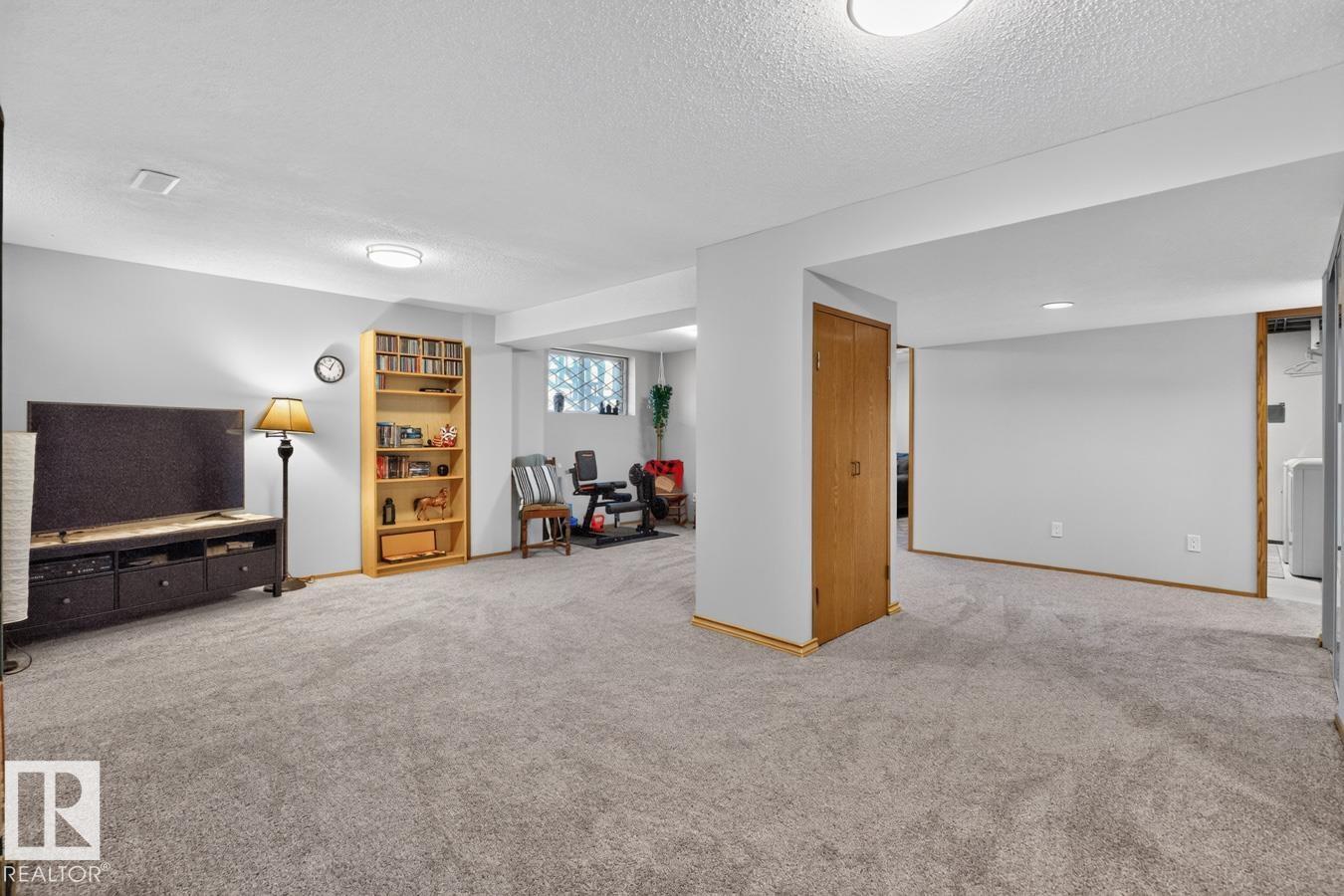 10860 11 Av Nw Property Photo 26