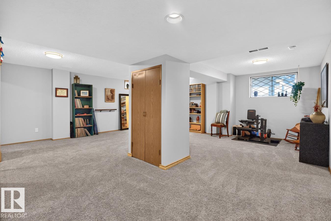 10860 11 Av Nw Property Photo 27