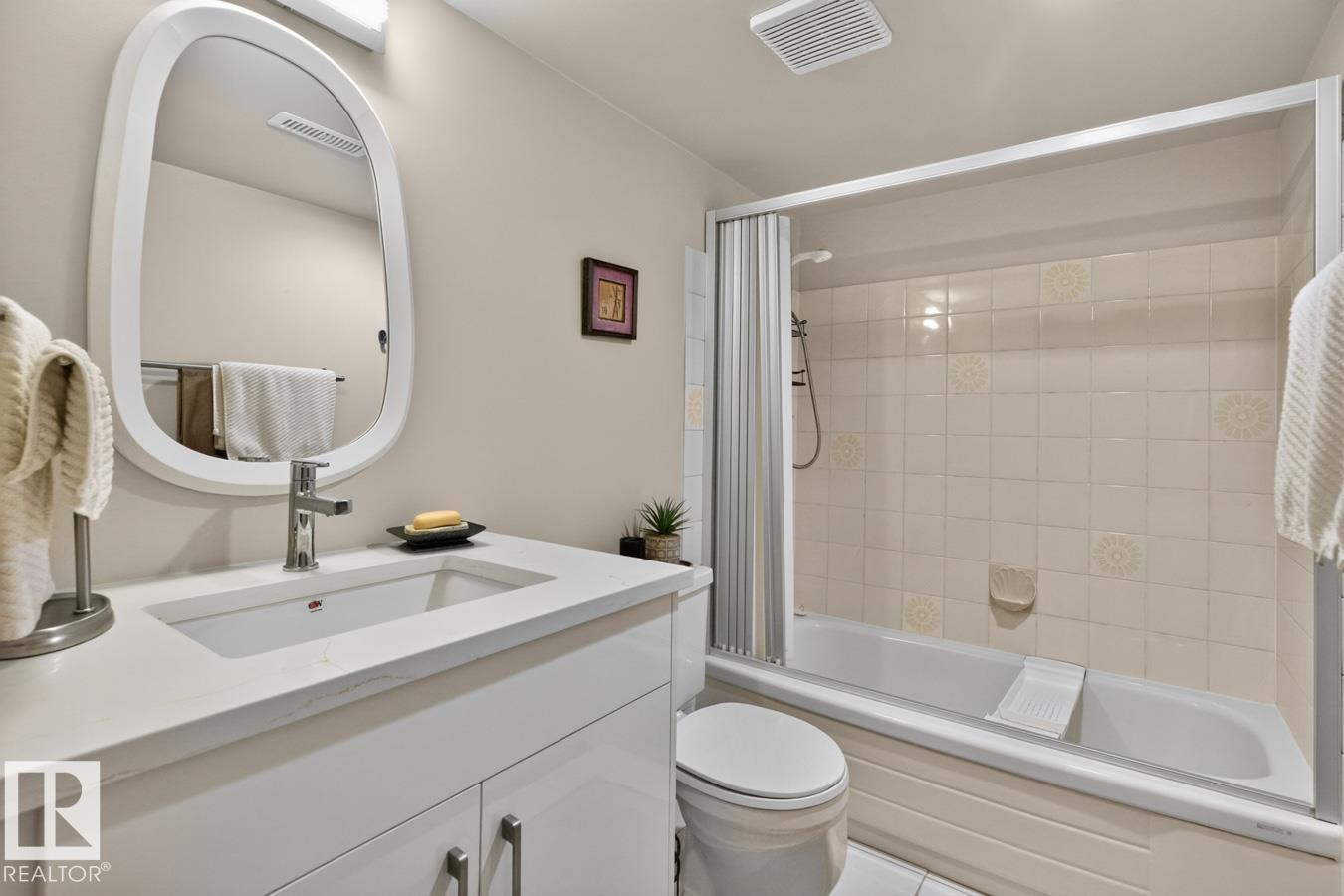 10860 11 Av Nw Property Photo 29