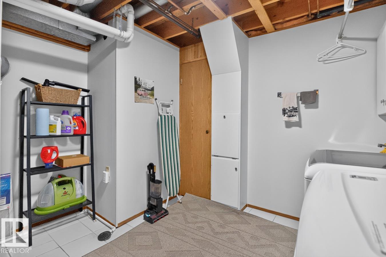 10860 11 Av Nw Property Photo 36