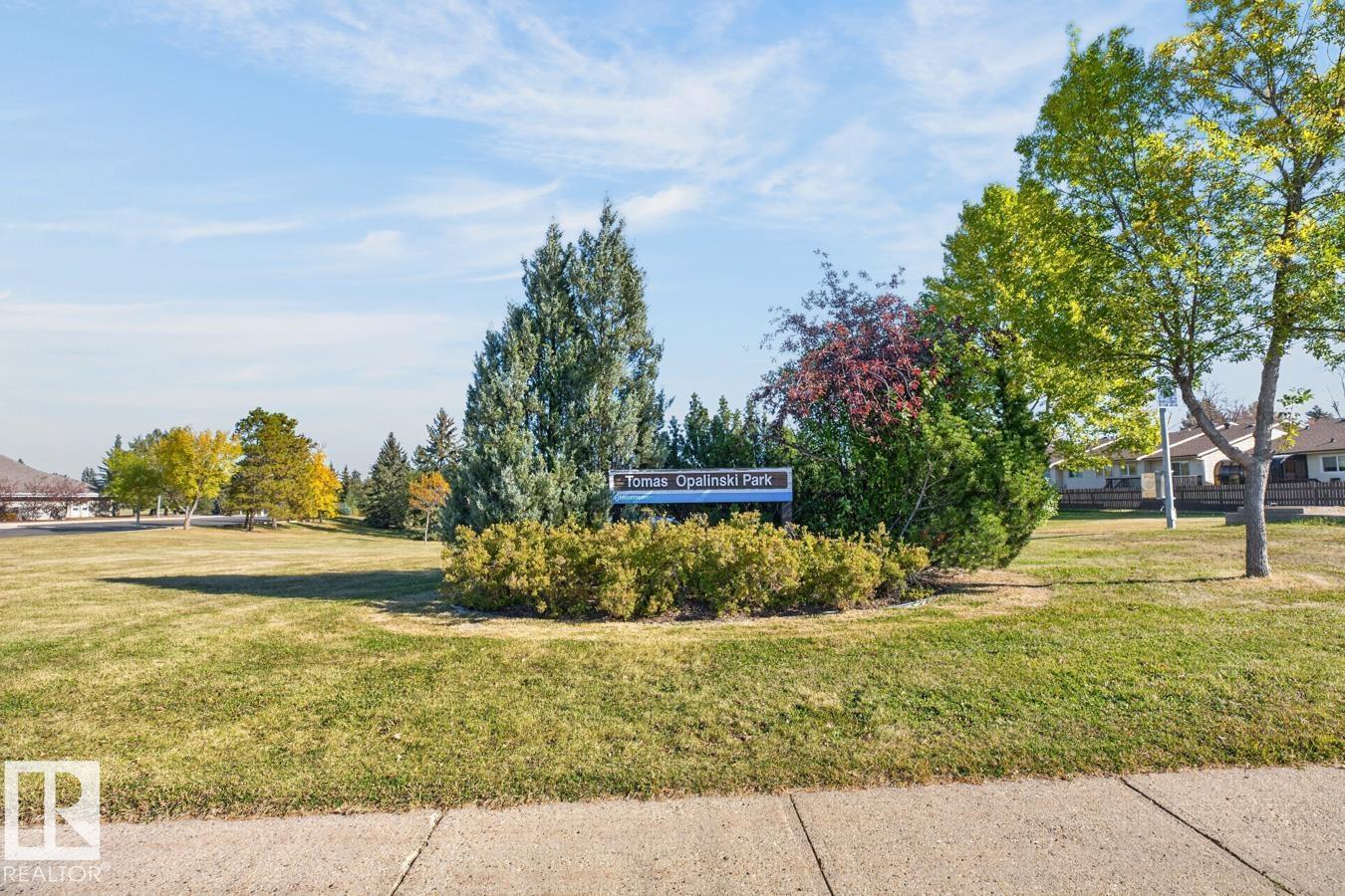10860 11 Av Nw Property Photo 44