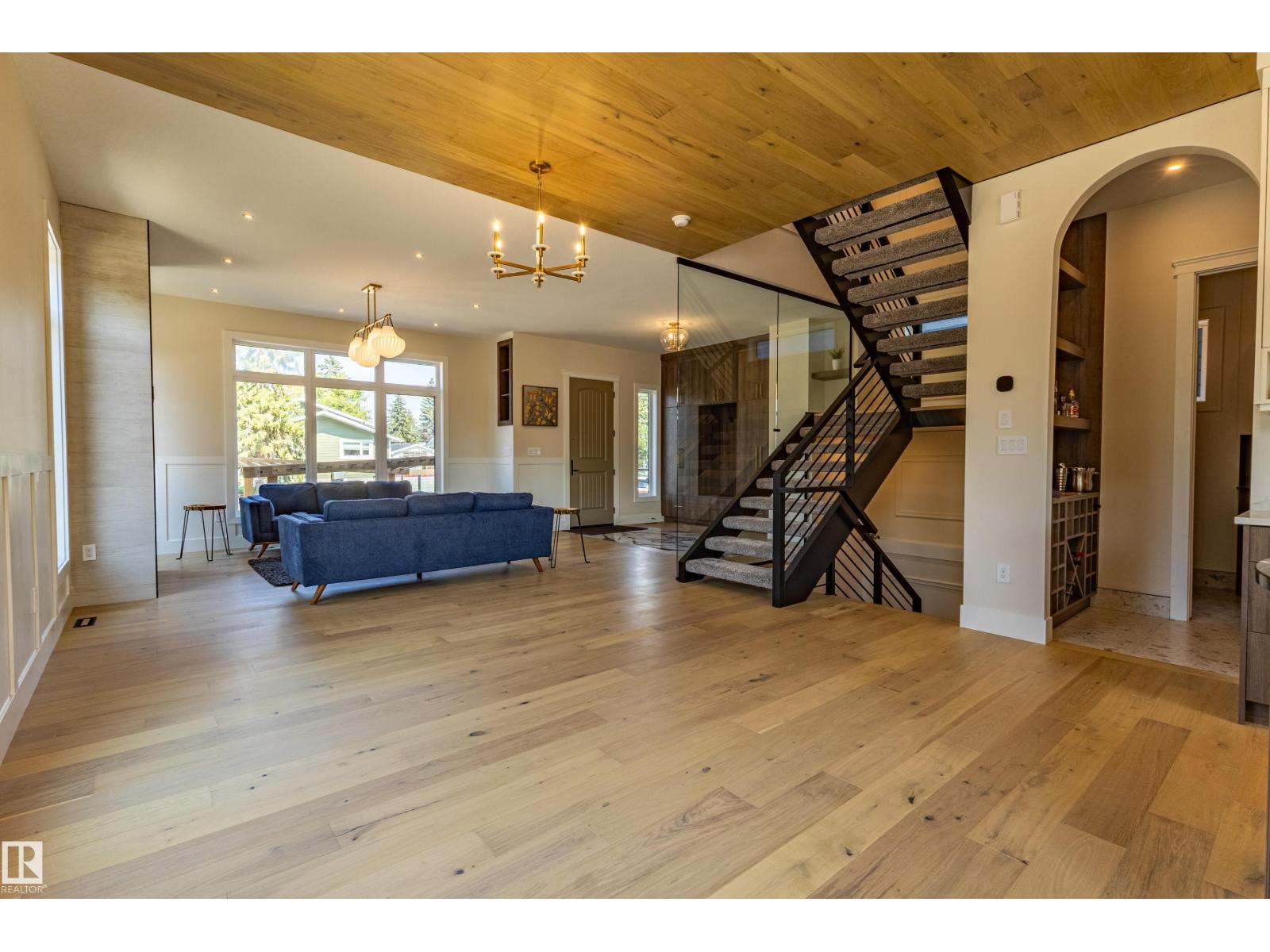 4142 122 St Nw Property Photo 16
