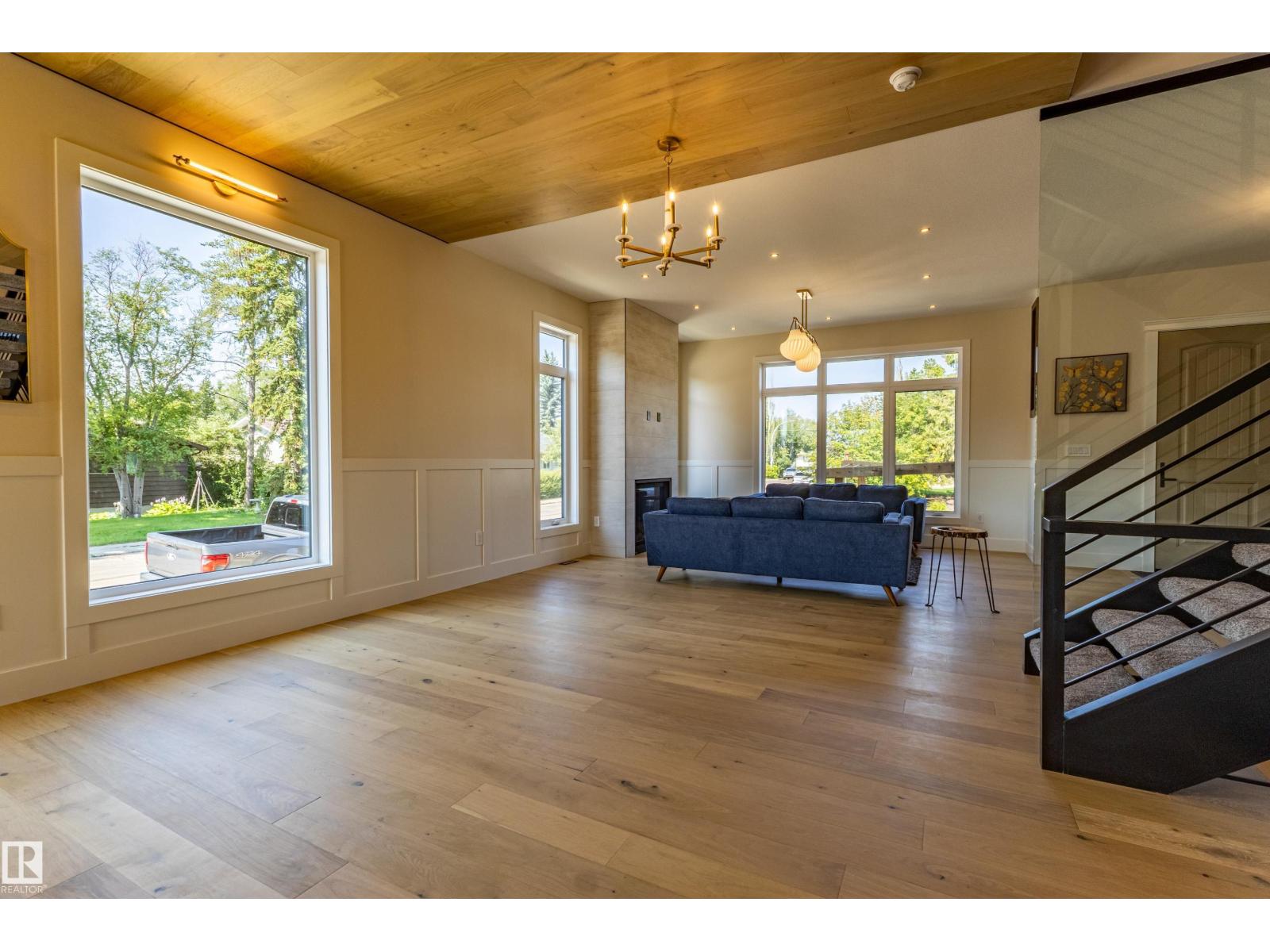 4142 122 St Nw Property Photo 17
