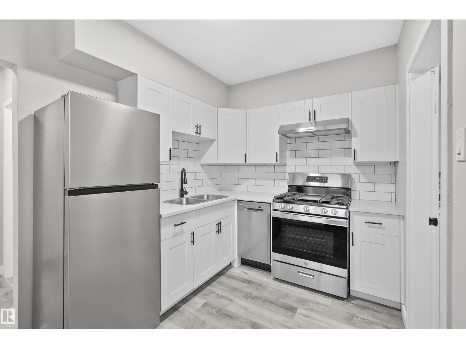 #2 10049 154 St Nw Property Photo 1