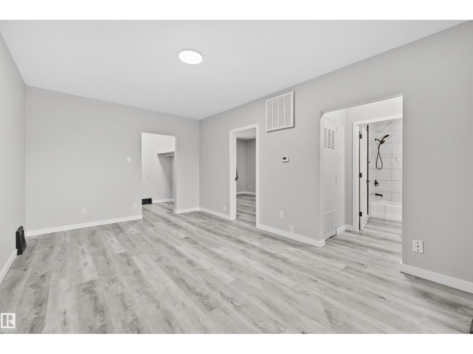 #2 10049 154 St Nw Property Photo 4