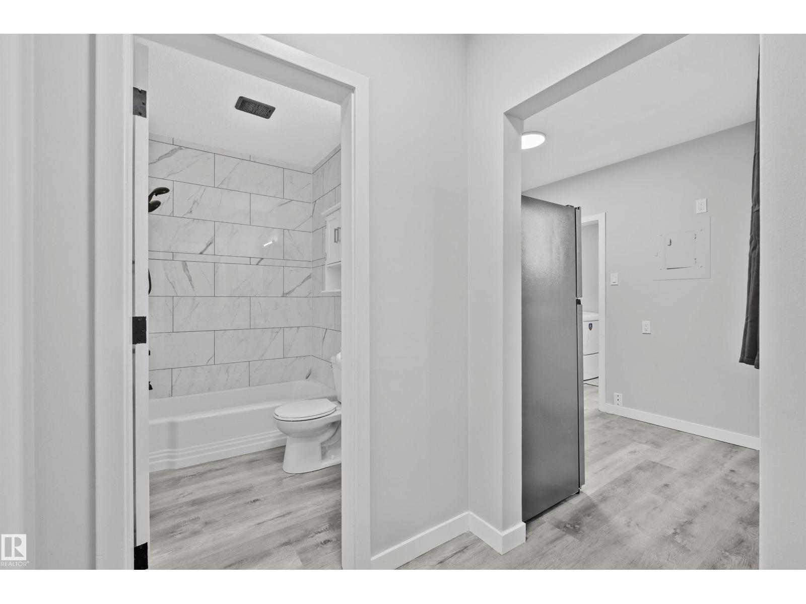#2 10049 154 St Nw Property Photo 5