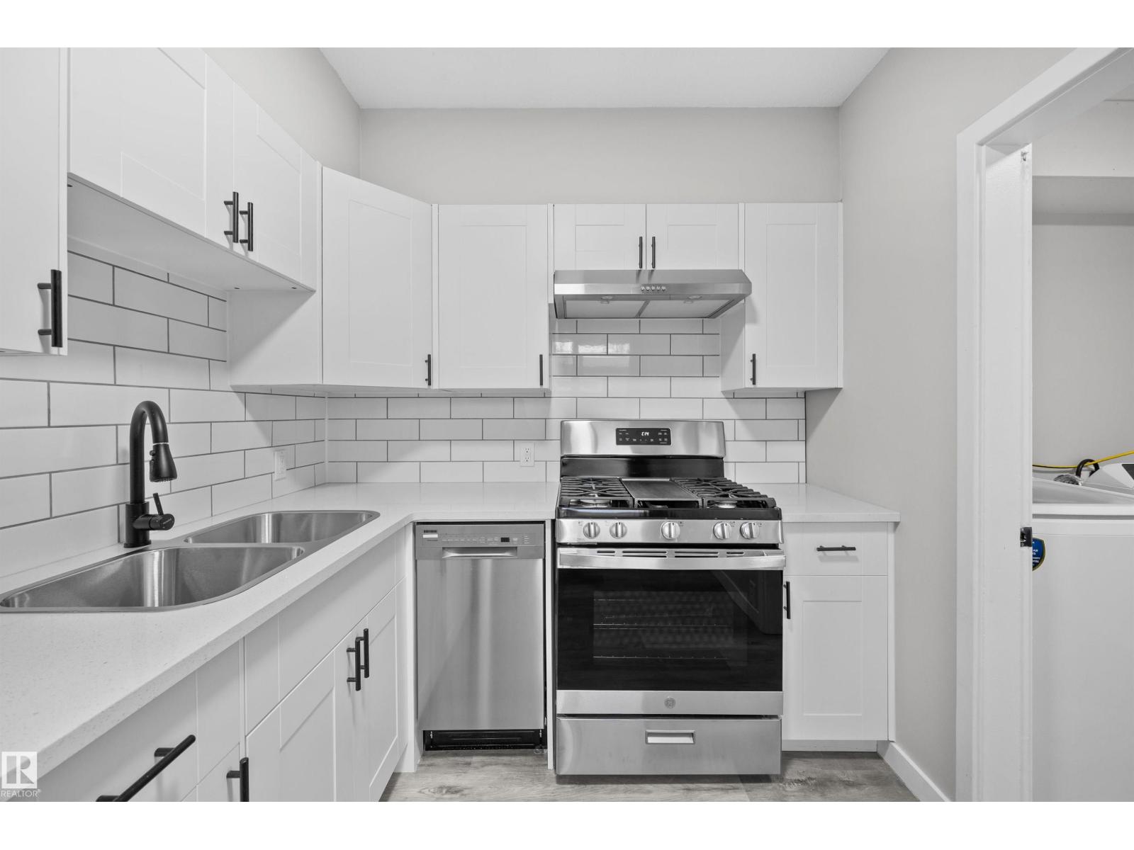 #2 10049 154 St Nw Property Photo 6