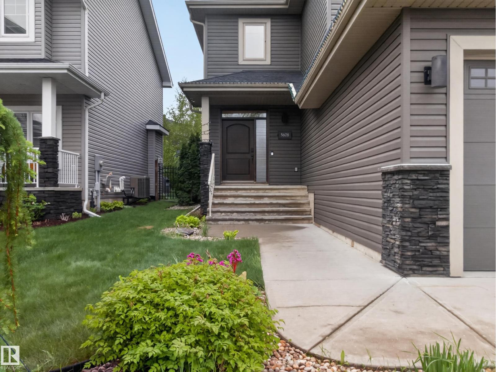 5608 Soleil Bv Property Photo 3