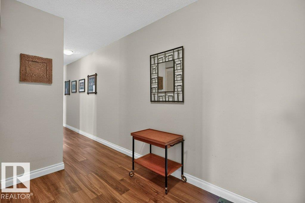 #703 9921 104 St Nw Property Photo 4