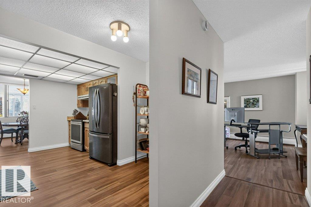 #703 9921 104 St Nw Property Photo 6