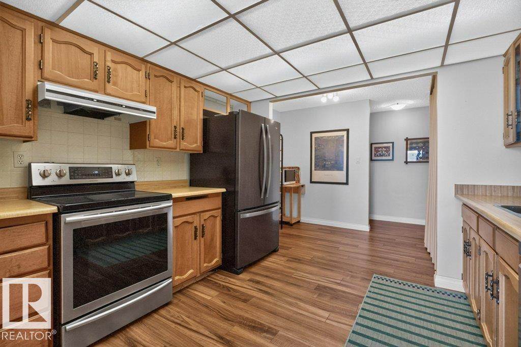#703 9921 104 St Nw Property Photo 10