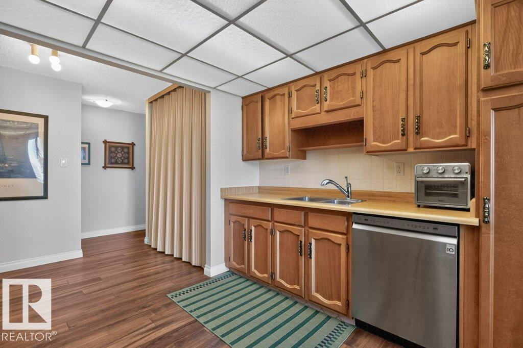 #703 9921 104 St Nw Property Photo 11