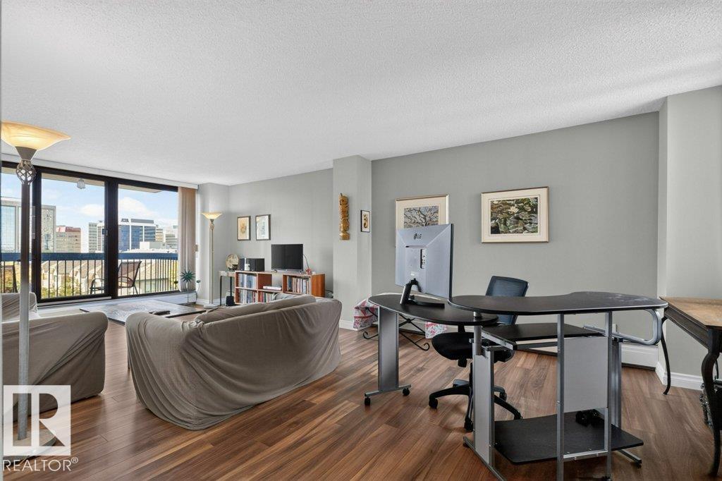 #703 9921 104 St Nw Property Photo 19