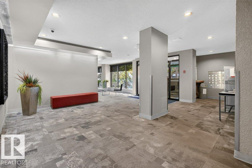 #703 9921 104 St Nw Property Photo 40