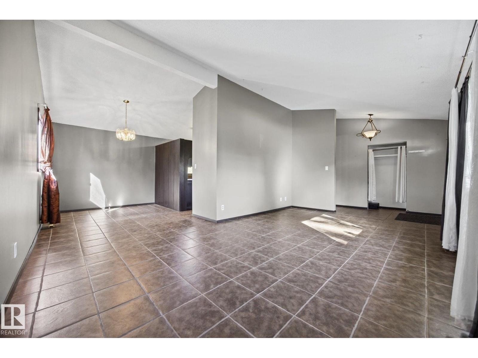 38 Raven Dr Property Photo 5