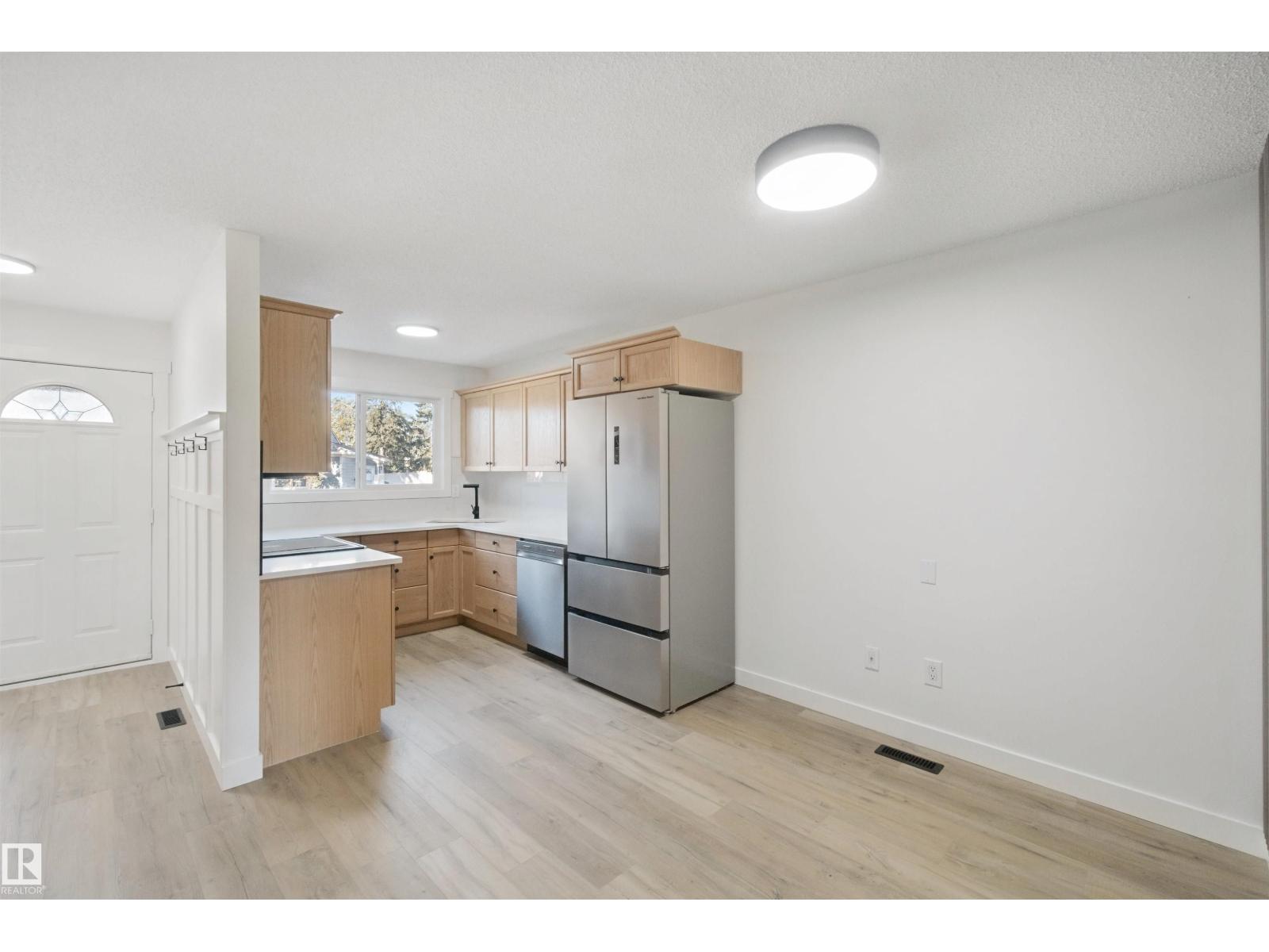 17041 100 St Nw Property Photo 7