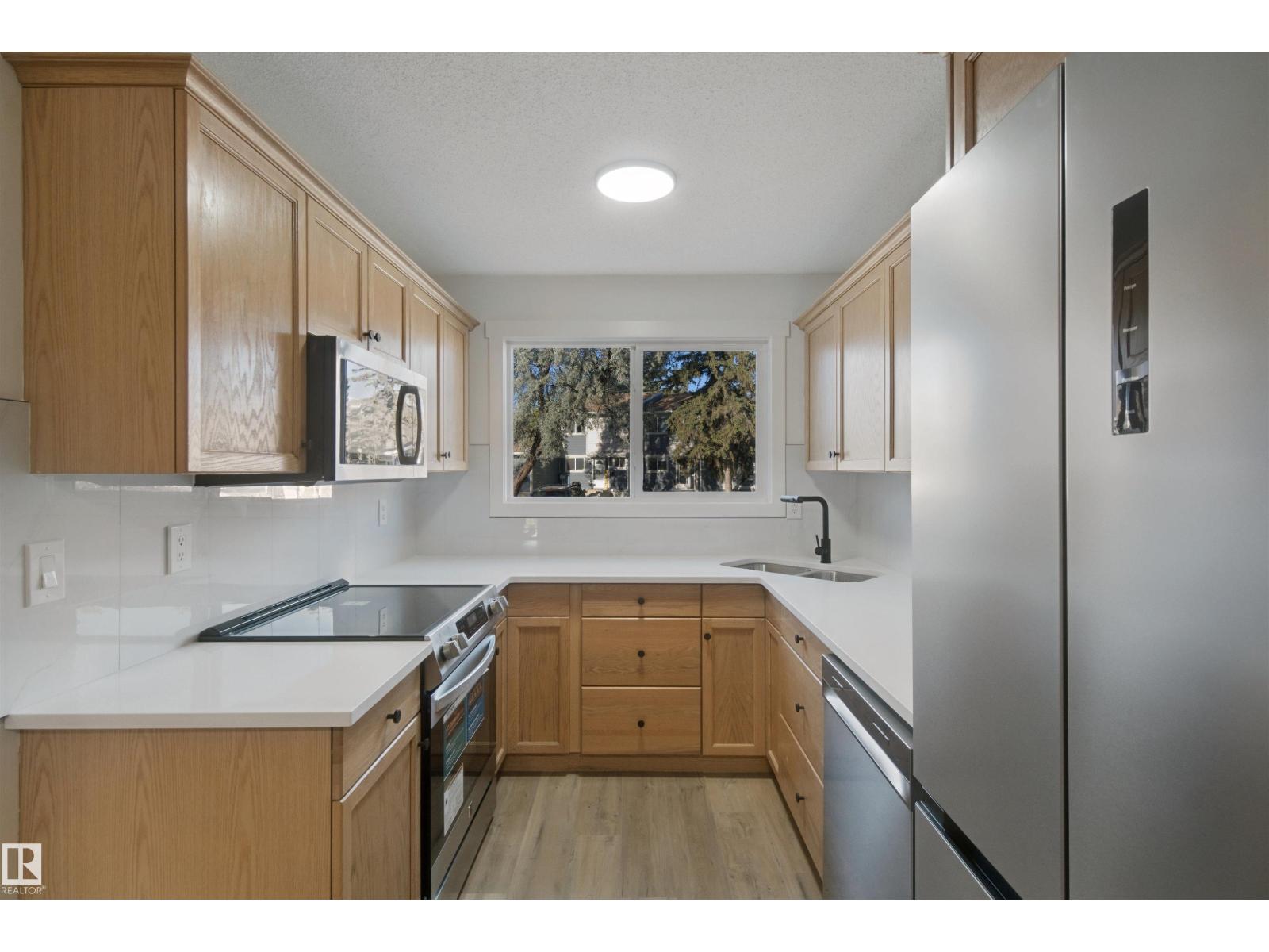 17041 100 St Nw Property Photo 9