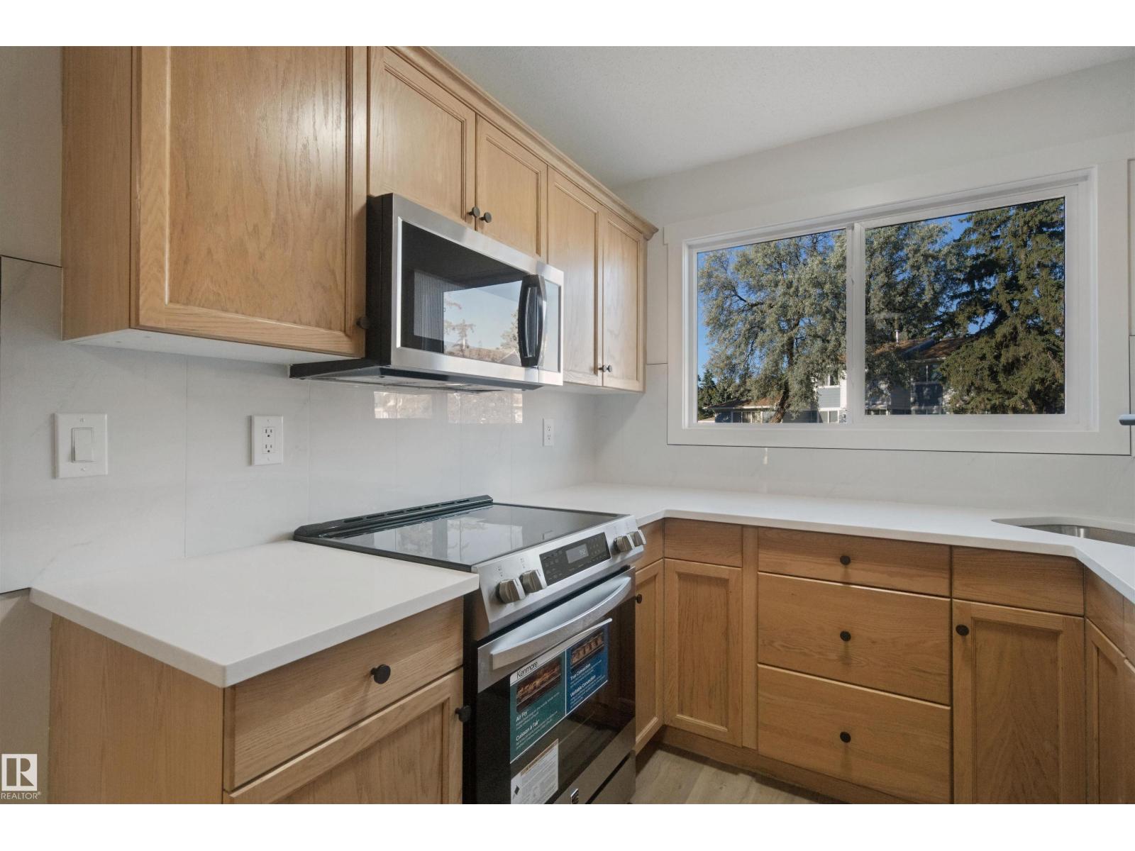 17041 100 St Nw Property Photo 10