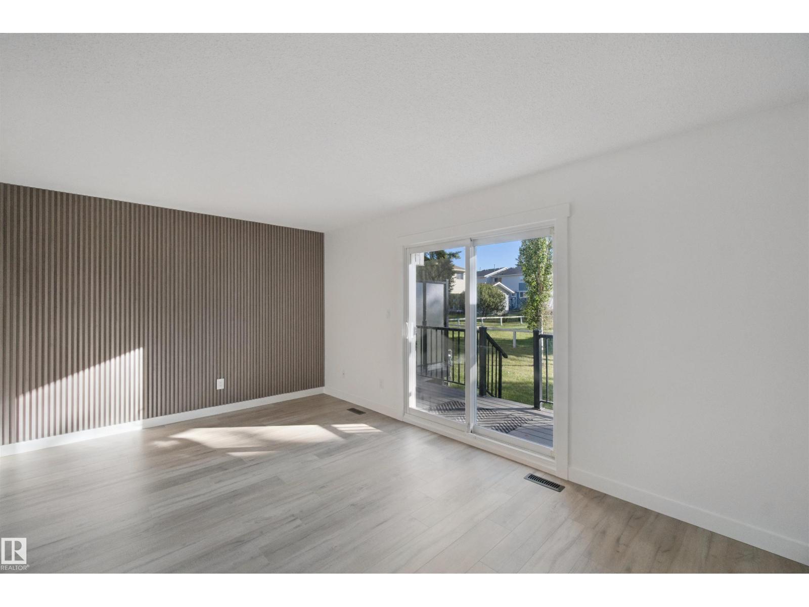 17041 100 St Nw Property Photo 16