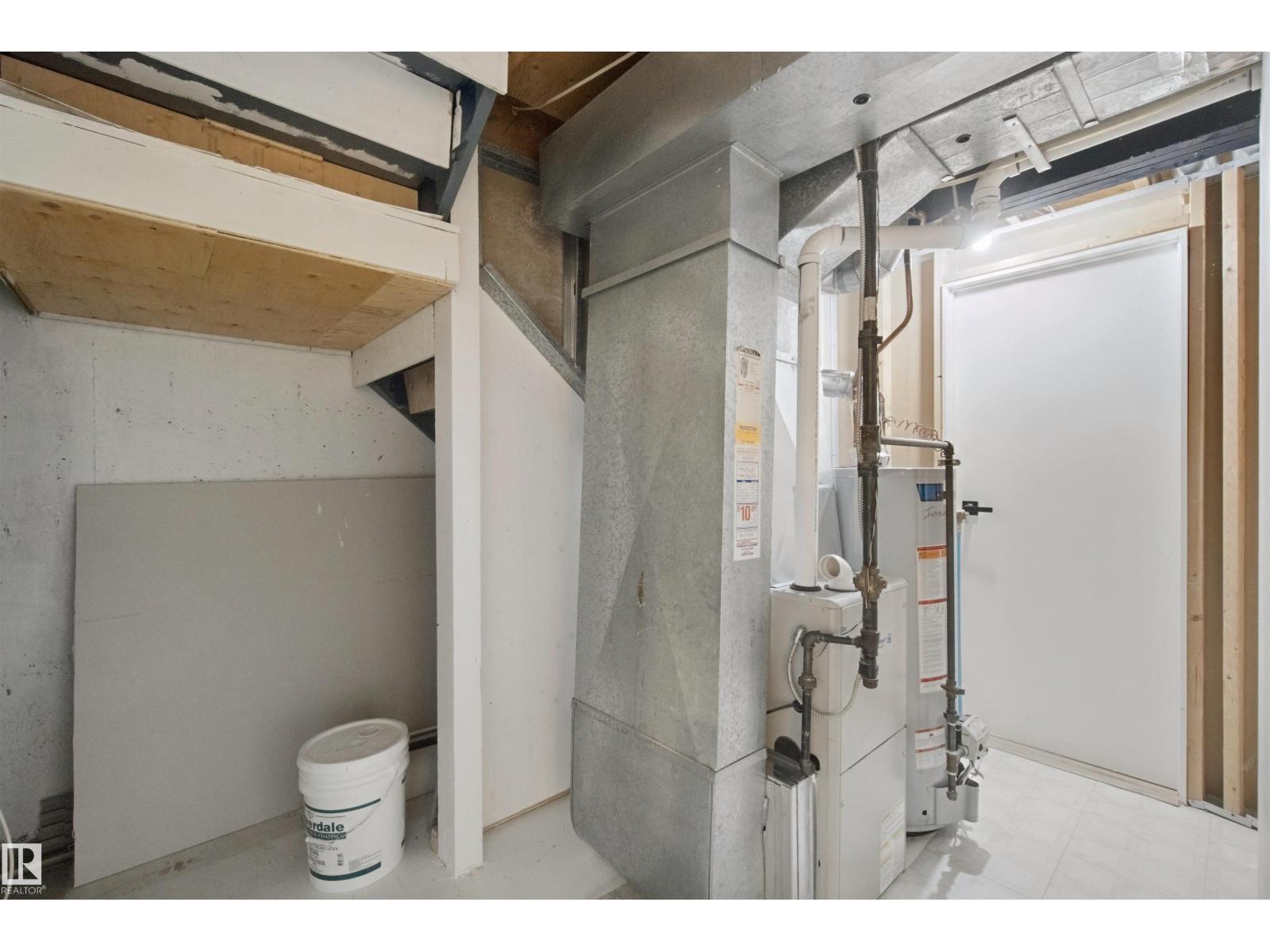 17041 100 St Nw Property Photo 41