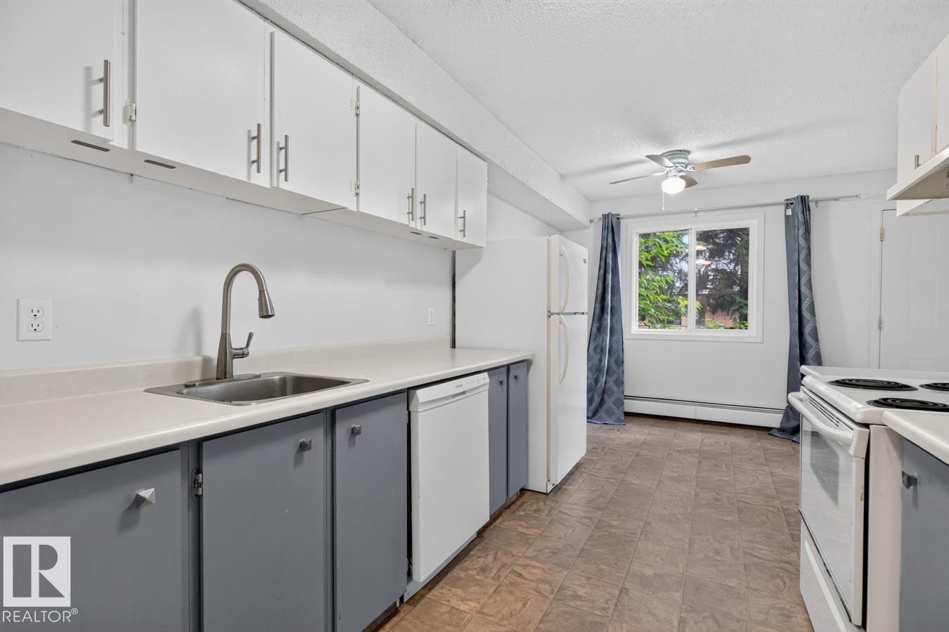 #106 237 Woodvale Rd Nw Property Photo 1