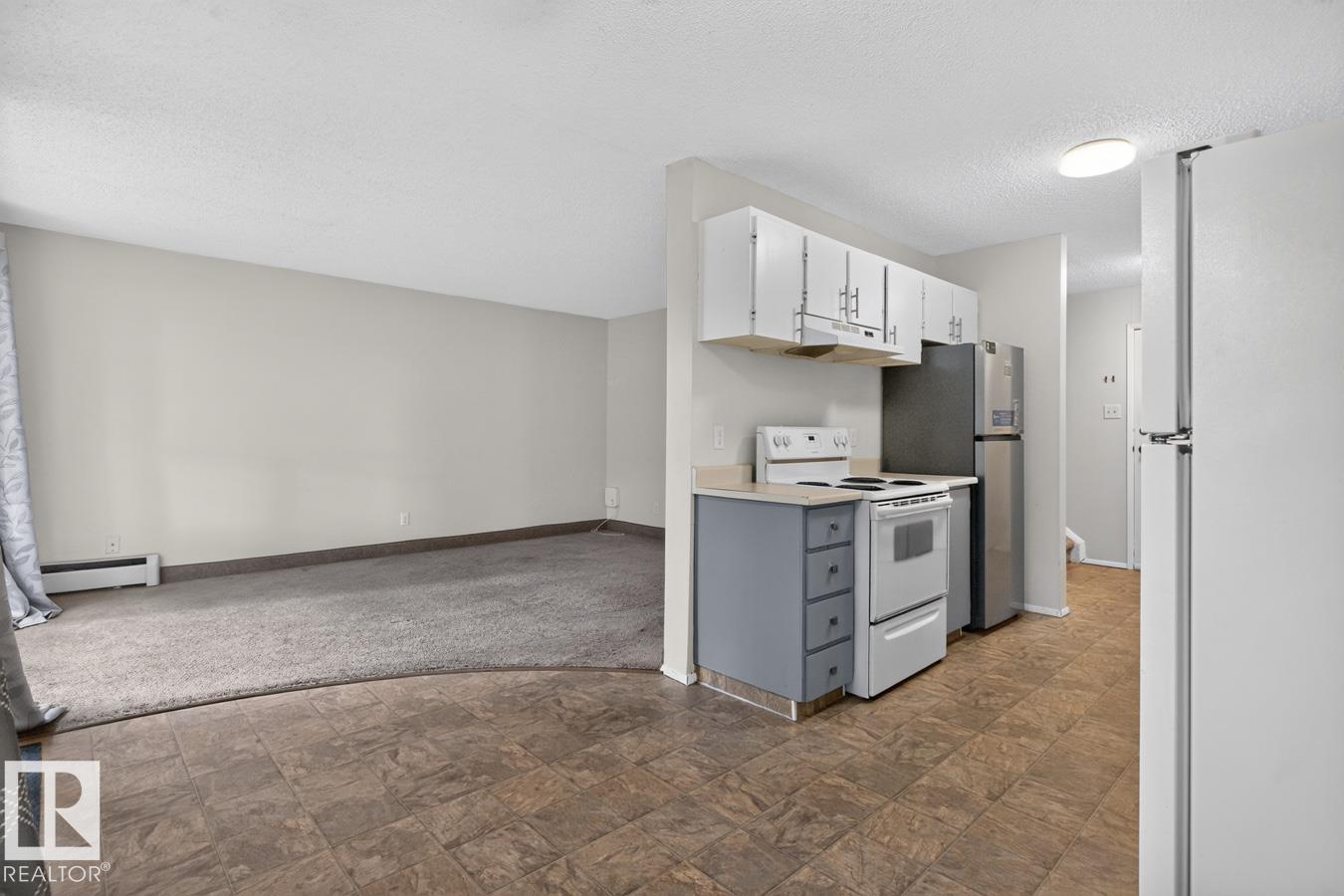#106 237 Woodvale Rd Nw Property Photo 3