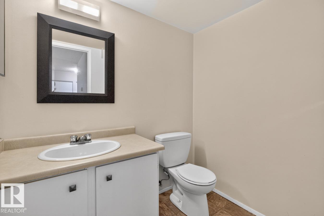 #106 237 Woodvale Rd Nw Property Photo 9