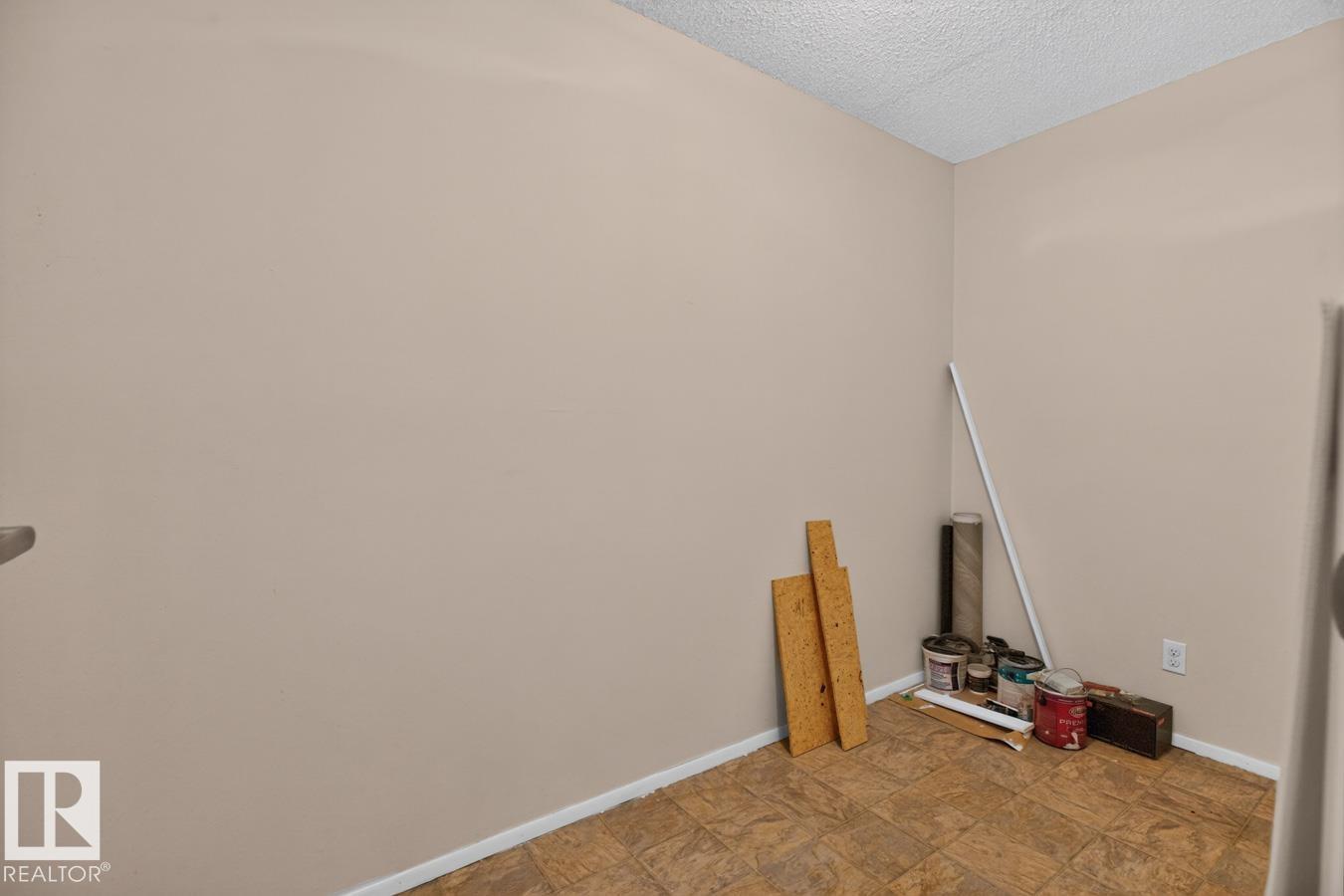#106 237 Woodvale Rd Nw Property Photo 19