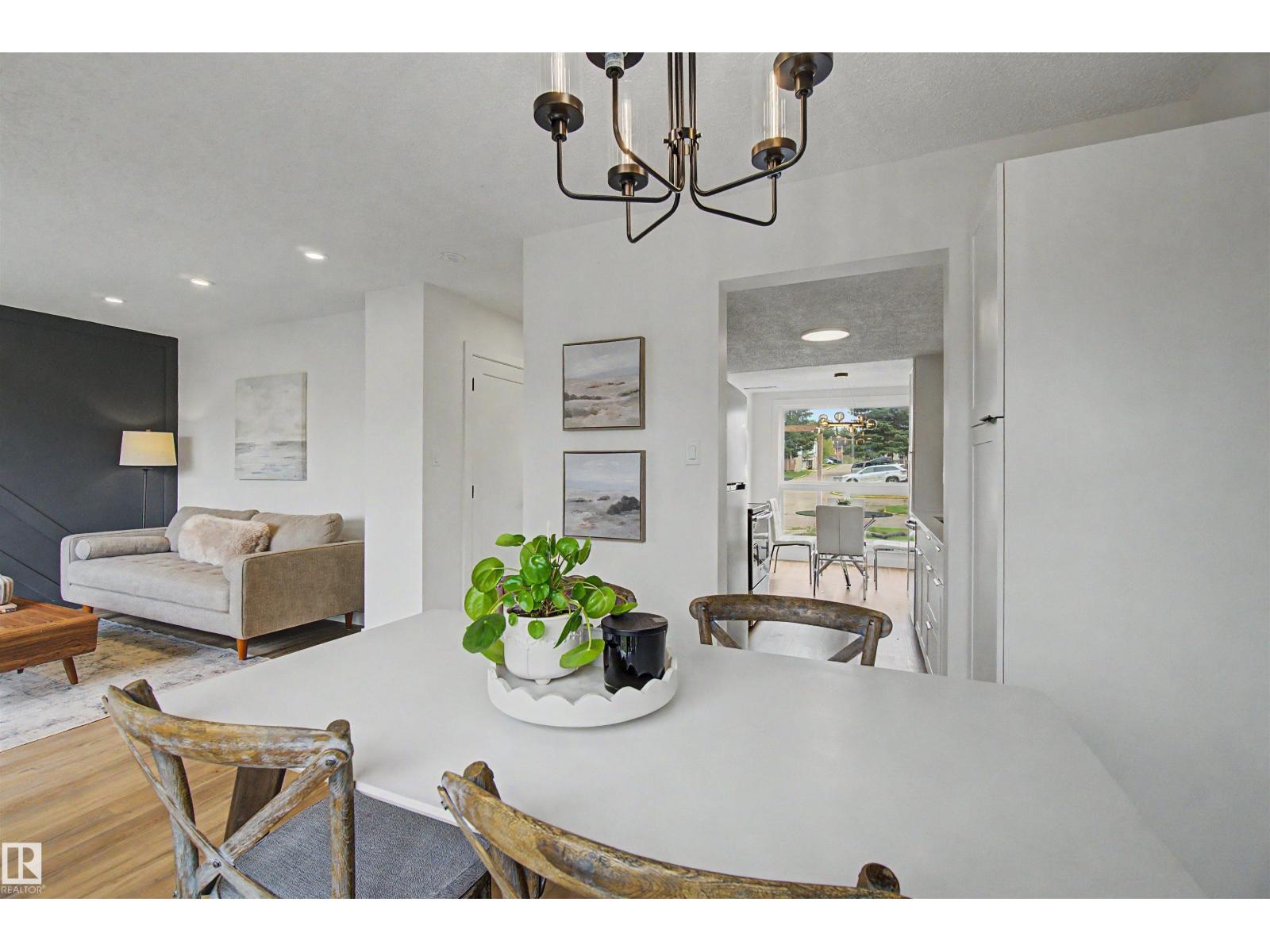 215 Grandin Vg Property Photo 7