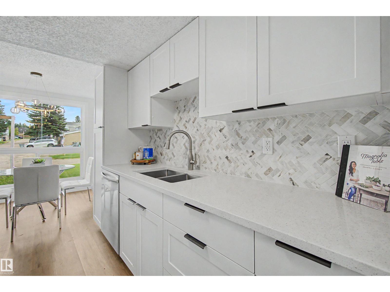 215 Grandin Vg Property Photo 9