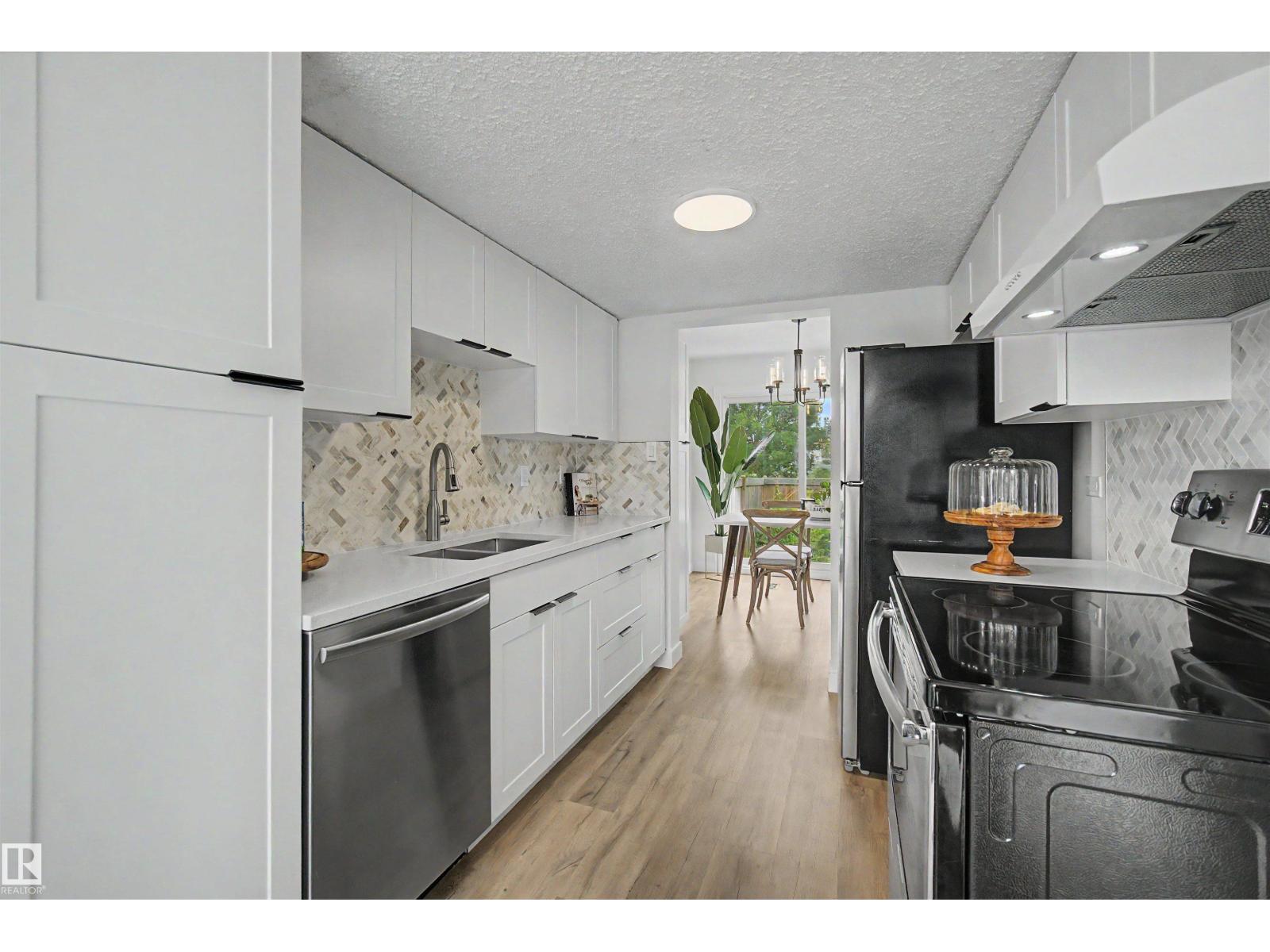 215 Grandin Vg Property Photo 11