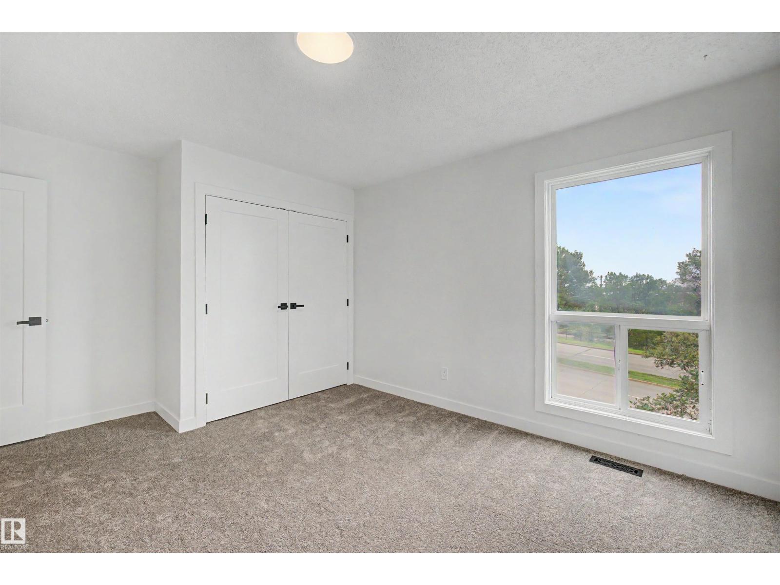 215 Grandin Vg Property Photo 28