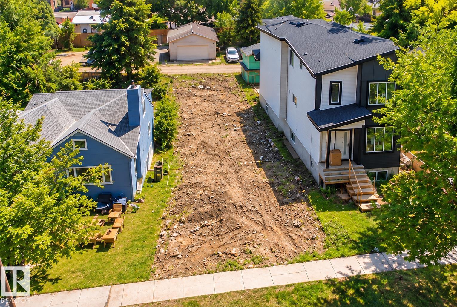 11929 90 St Nw Photo de la propriété 1