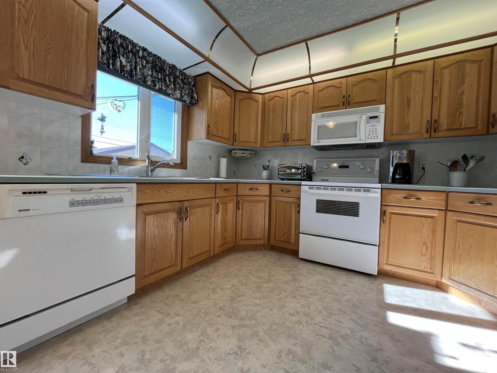 16131 110b Av Nw Property Photo 3