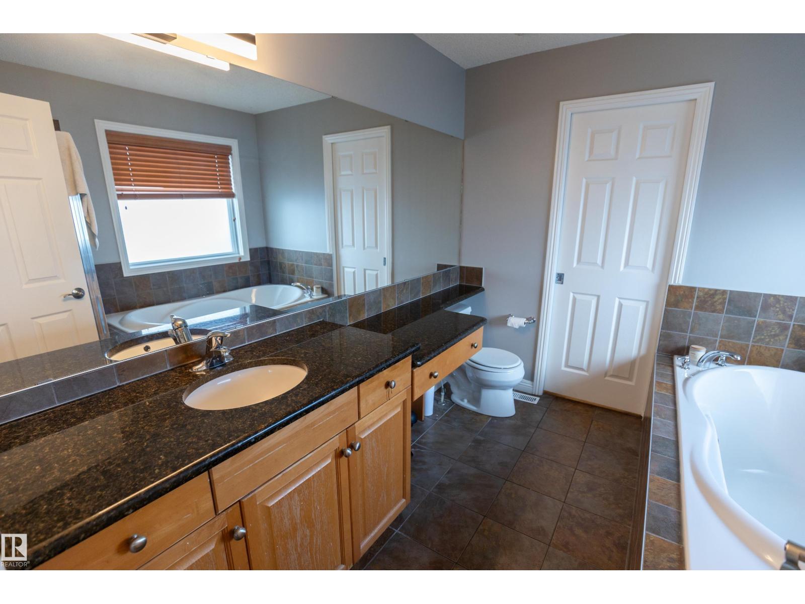 28 Becker Cr Property Photo 29