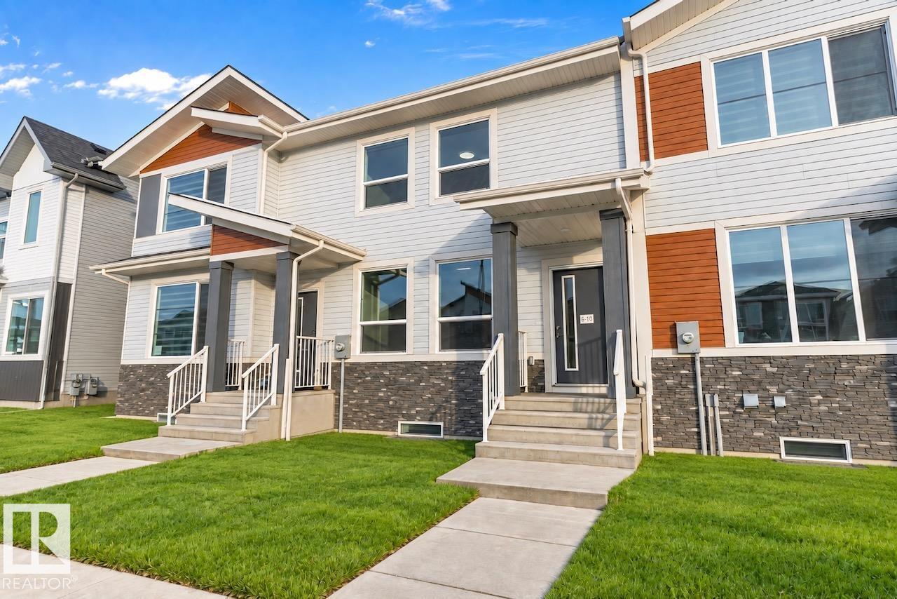 #upper 6630 46 Av Property Photo 1
