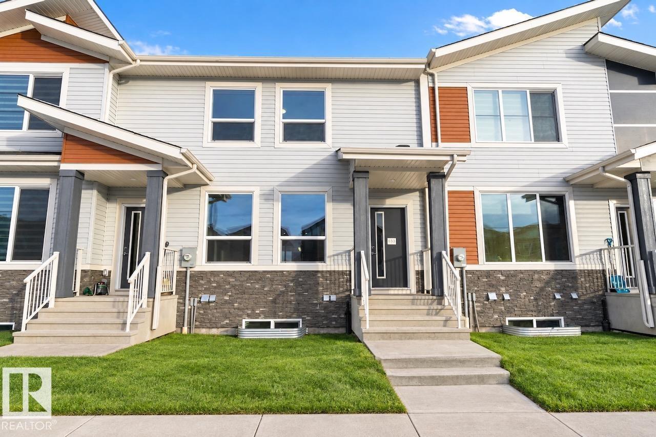 #upper 6630 46 Av Property Photo 2