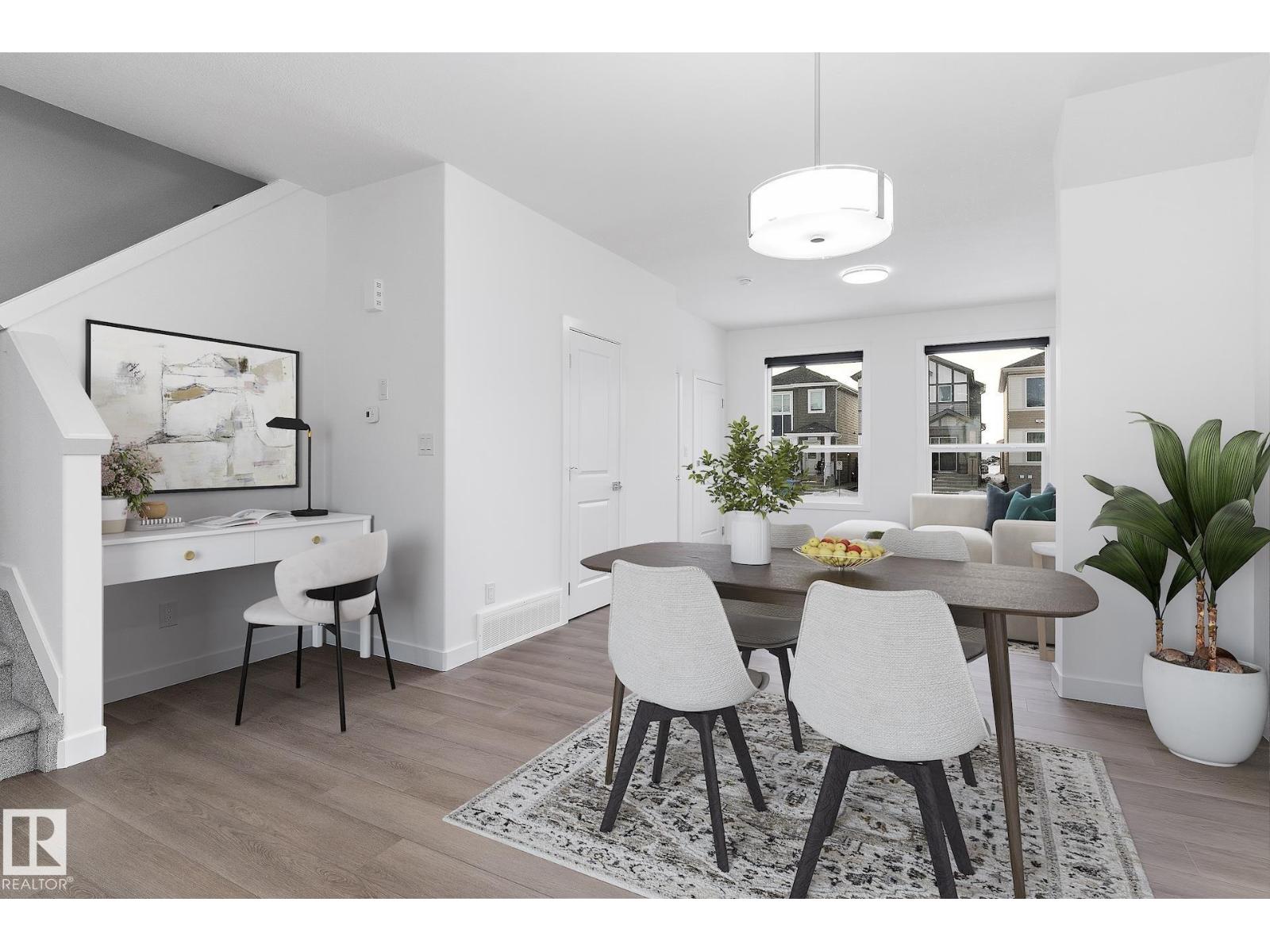 #upper 6630 46 Av Property Photo 6