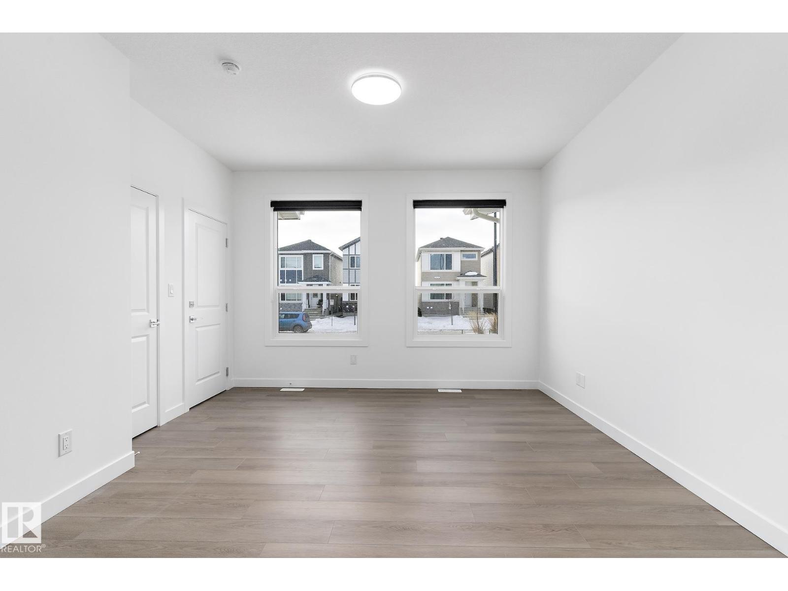 #upper 6630 46 Av Property Photo 18