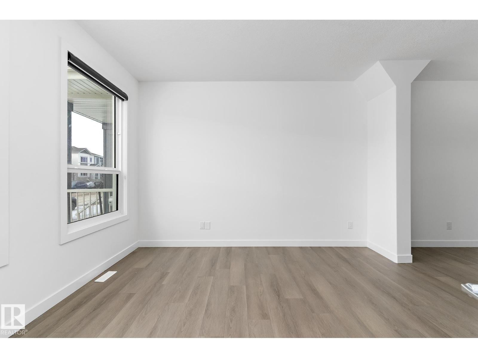 #upper 6630 46 Av Property Photo 19