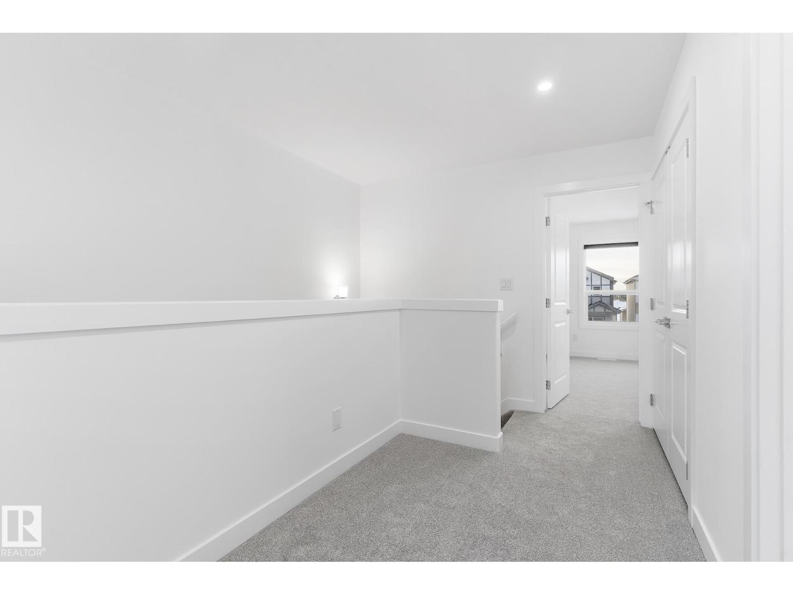 #upper 6630 46 Av Property Photo 31