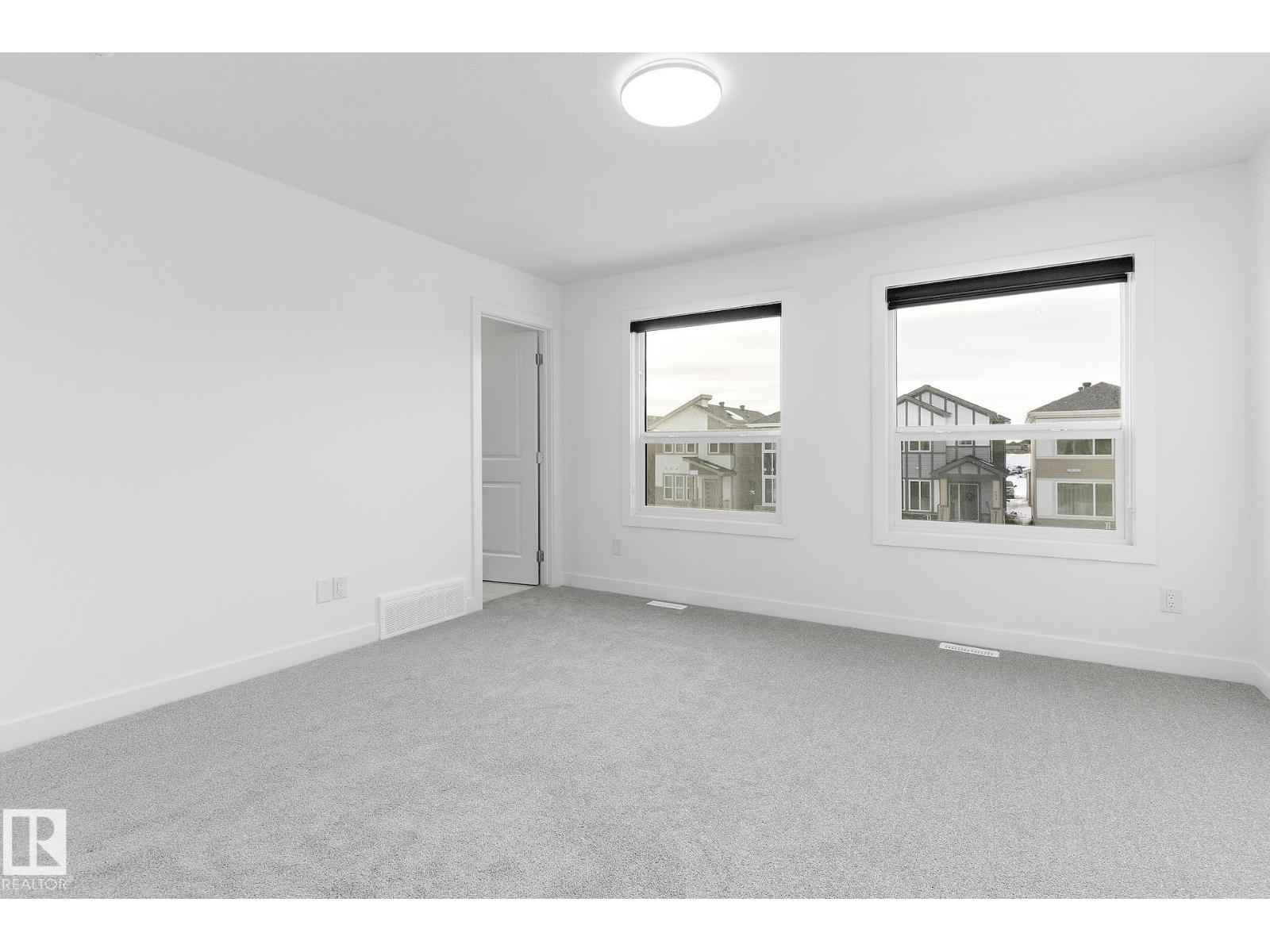#upper 6630 46 Av Property Photo 33