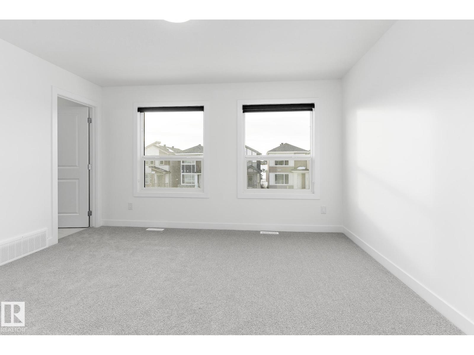 #upper 6630 46 Av Property Photo 35