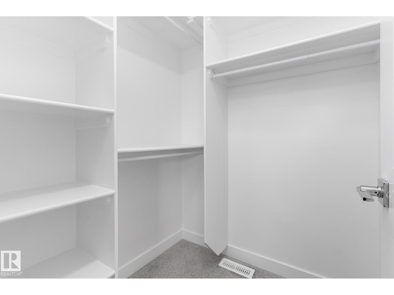 #upper 6630 46 Av Property Photo 38