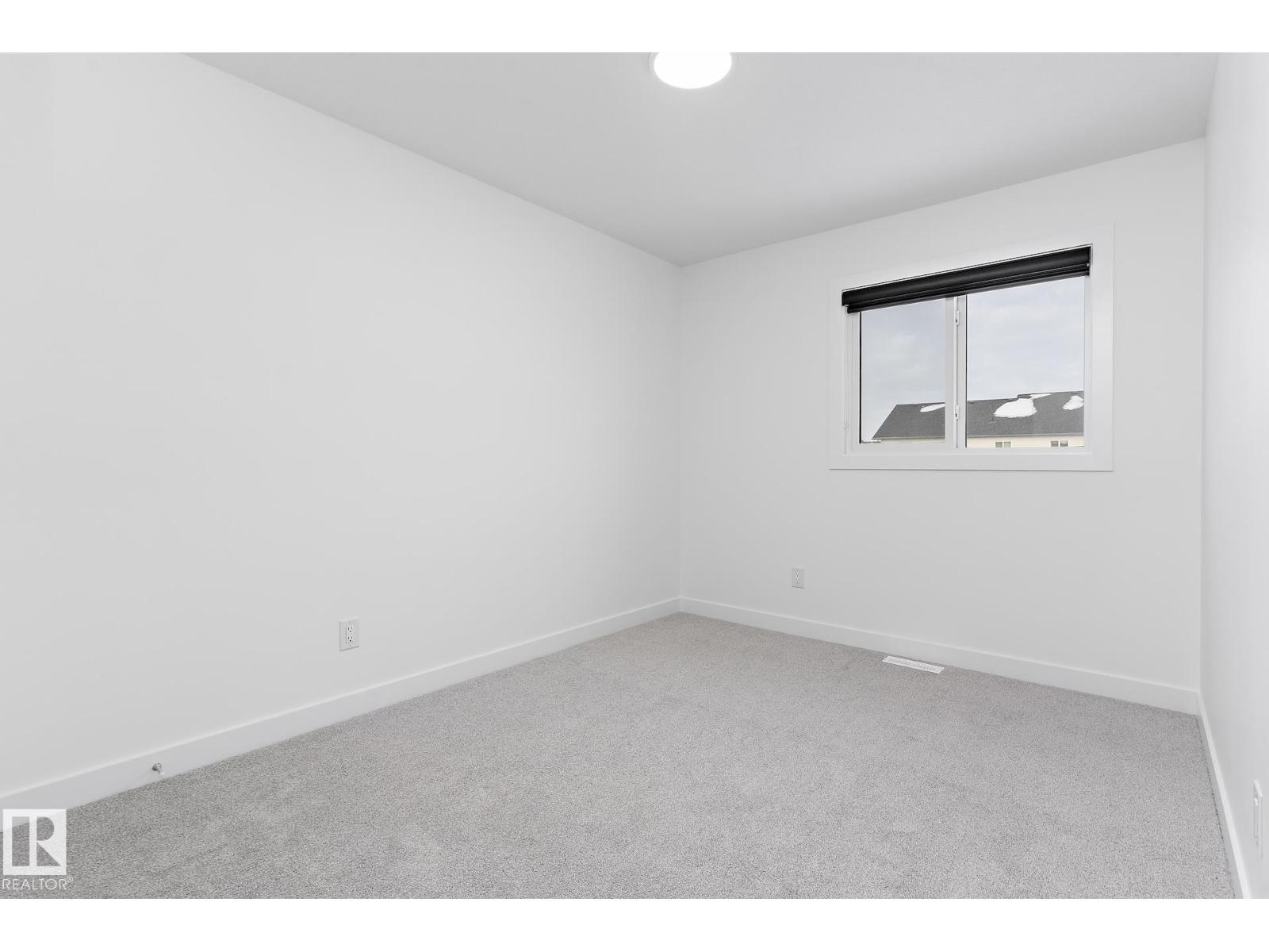 #upper 6630 46 Av Property Photo 41