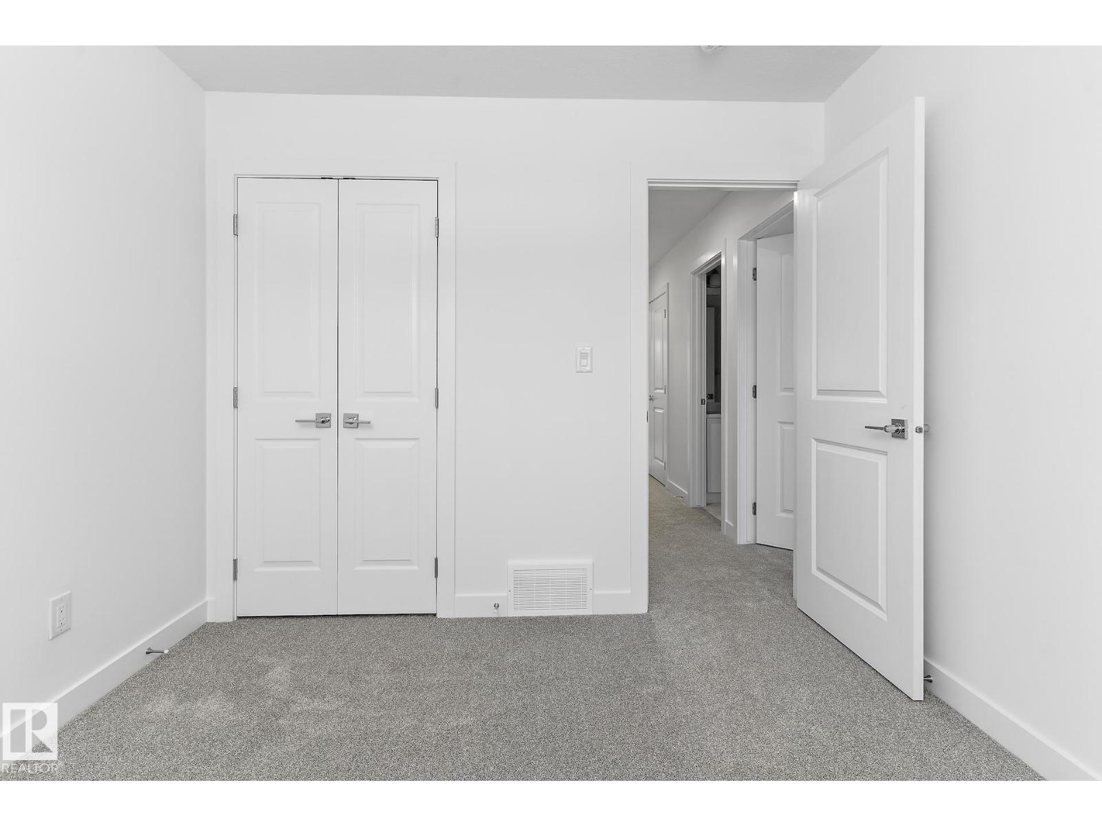 #upper 6630 46 Av Property Photo 42
