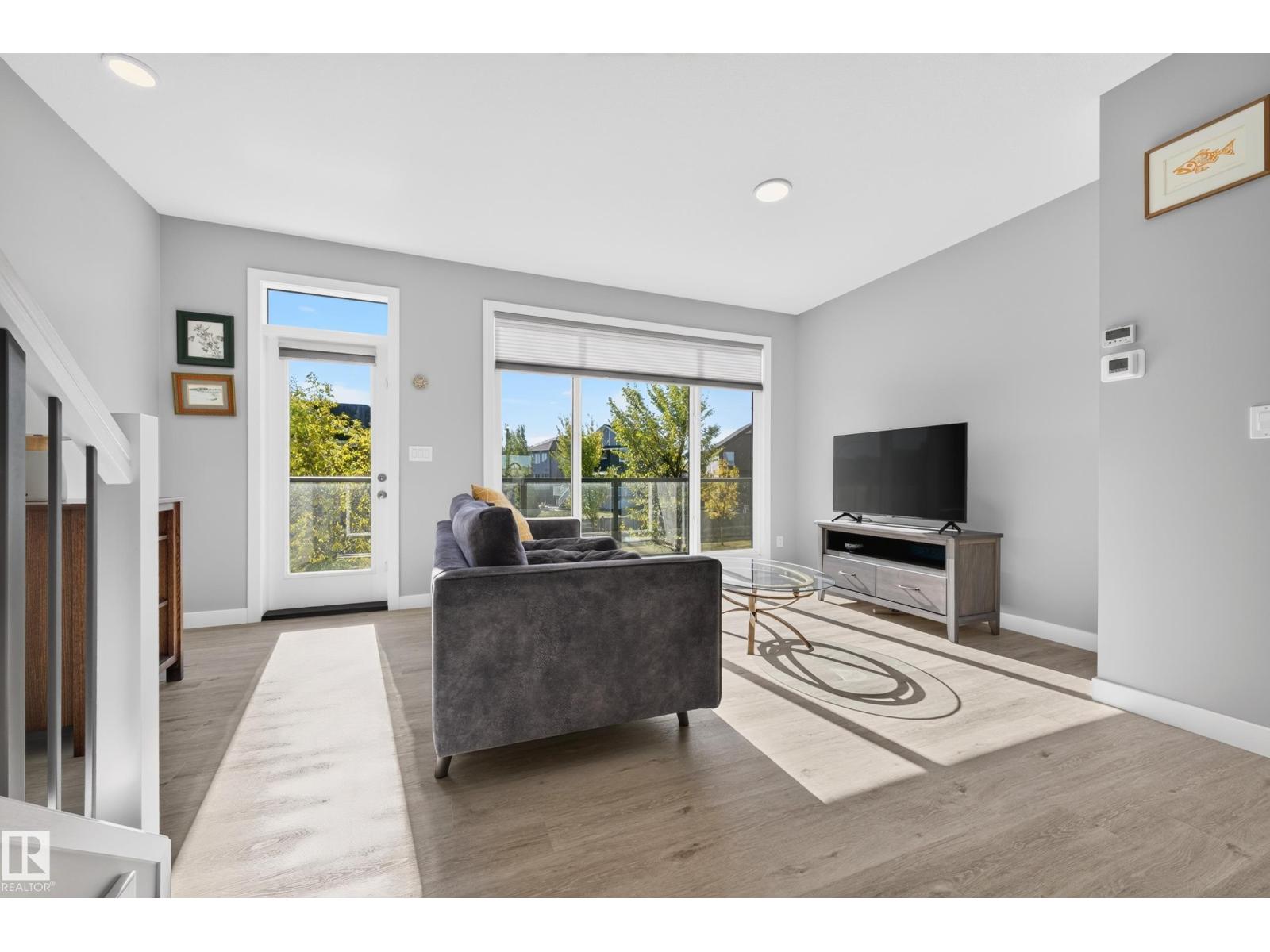 #8 50 Ebony Bv Property Photo 4