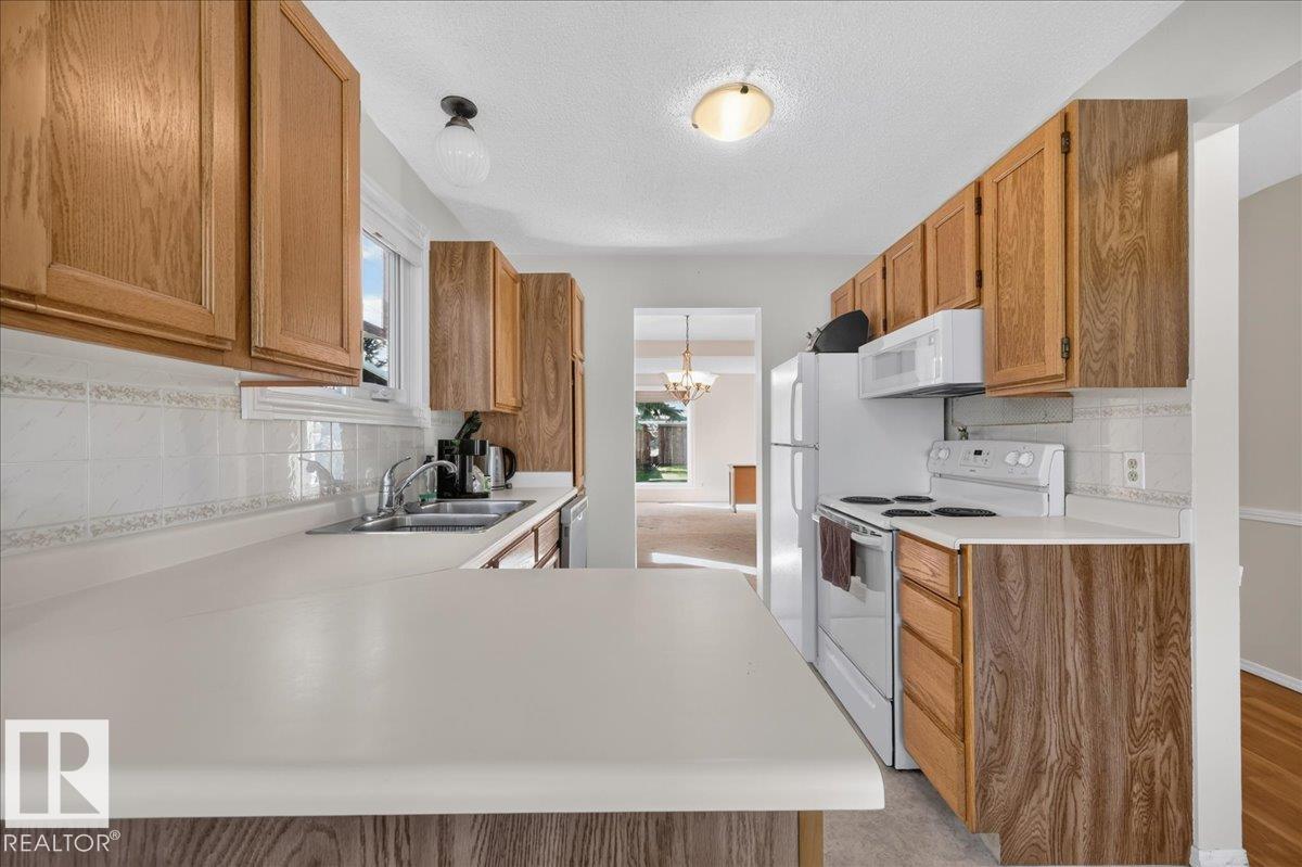 15228 84 St Nw Property Photo 8