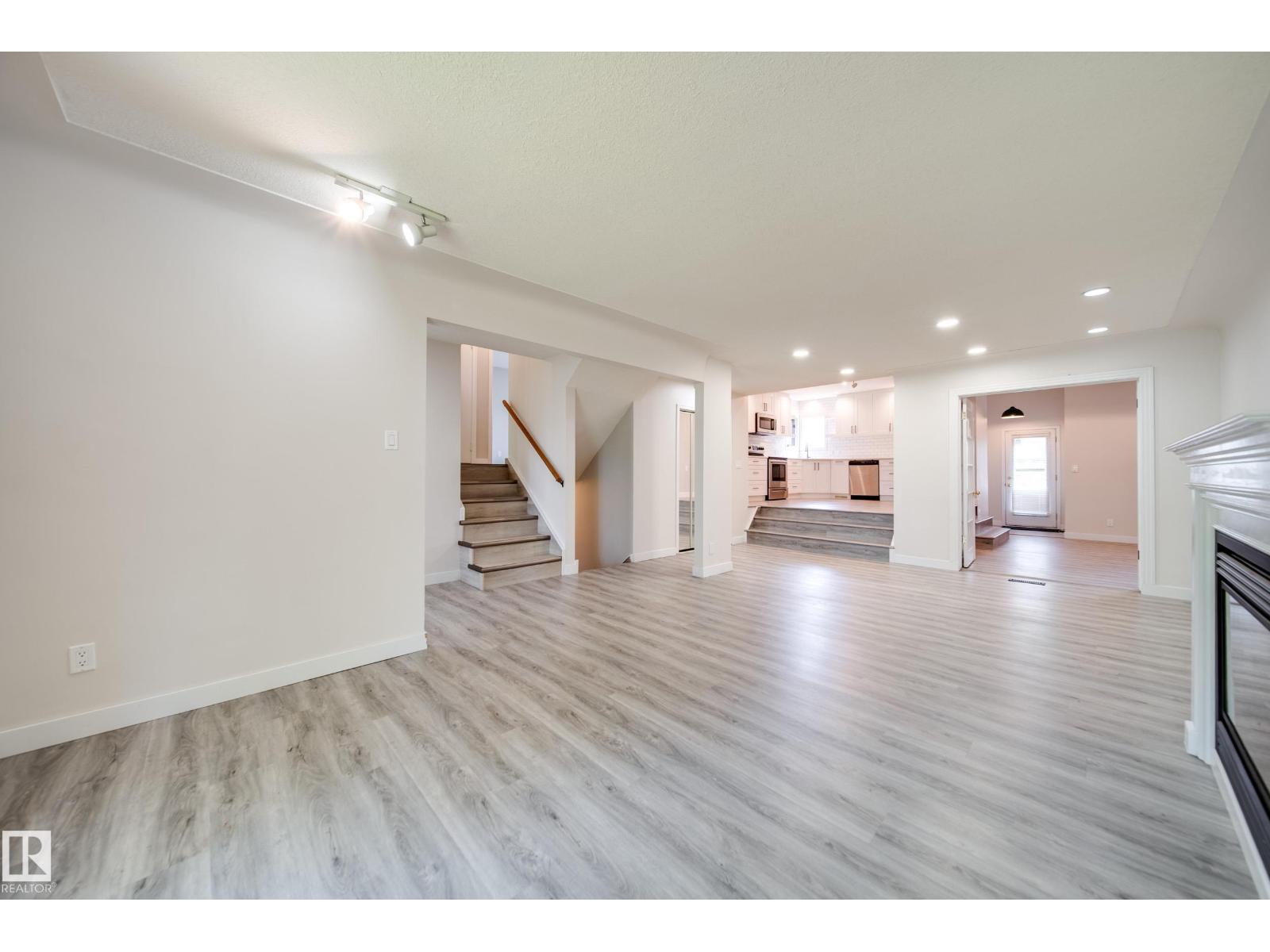 10519 140 St Nw Property Photo 11